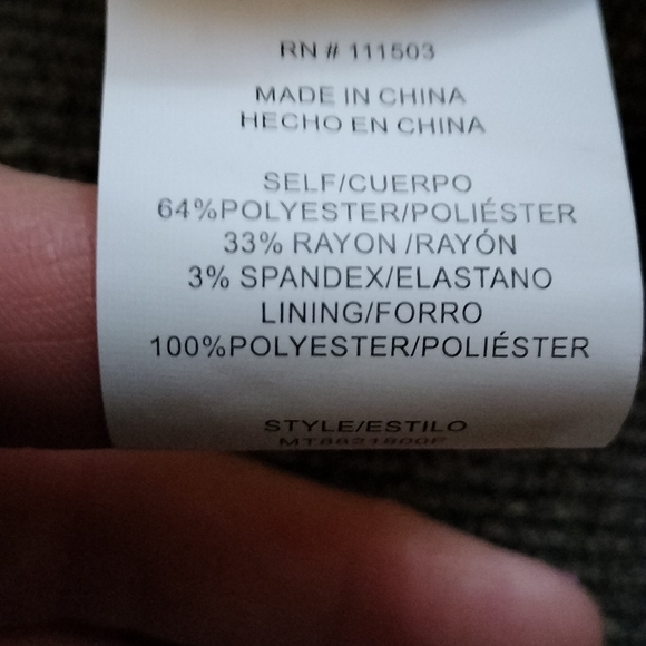 Love & piece Maroon Vneck Crop Top Size Large NWT. - Picture 7 of 9